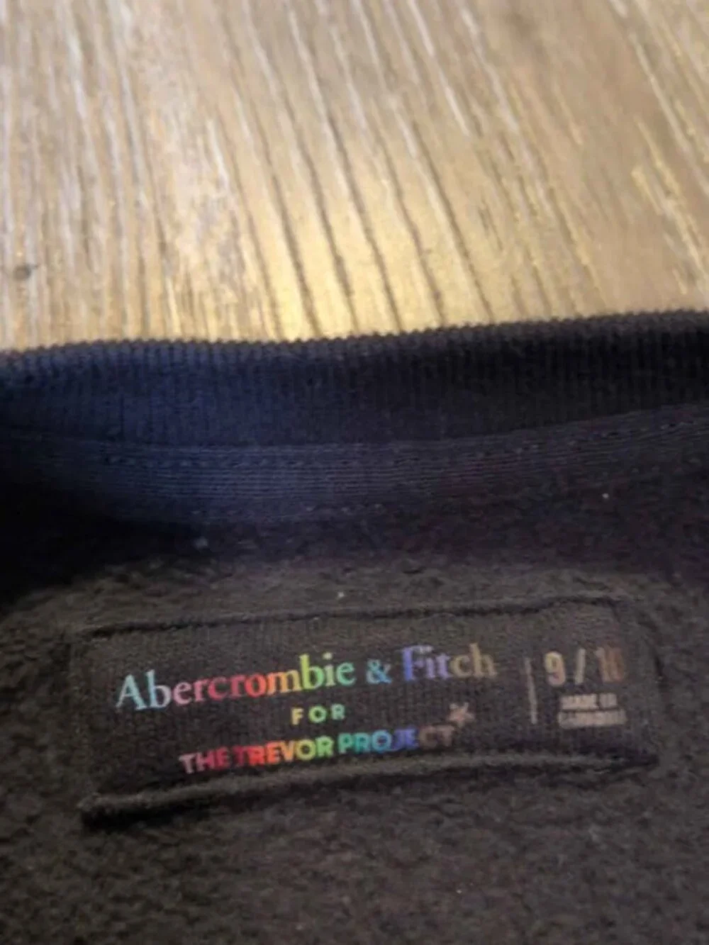 Abercrombie & Fitch KINDNESS Rainbow Sweatshirt 9/10 kids unisex